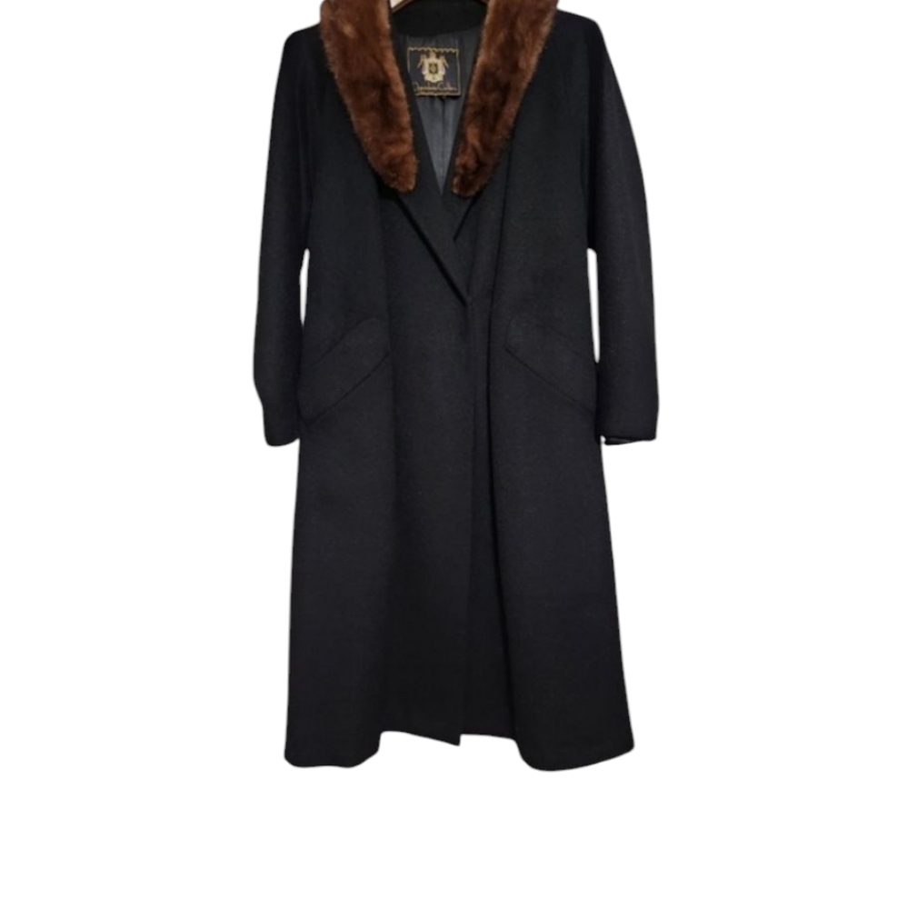 Oppenheim Collins Vassar Creation Vintage Black 100% Wool coat with fur collar.